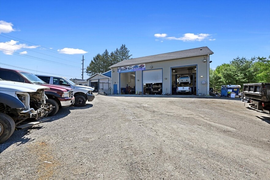 More Photos Of 2451 Baltimore Blvd, Finksburg Auto Repair For Sale
