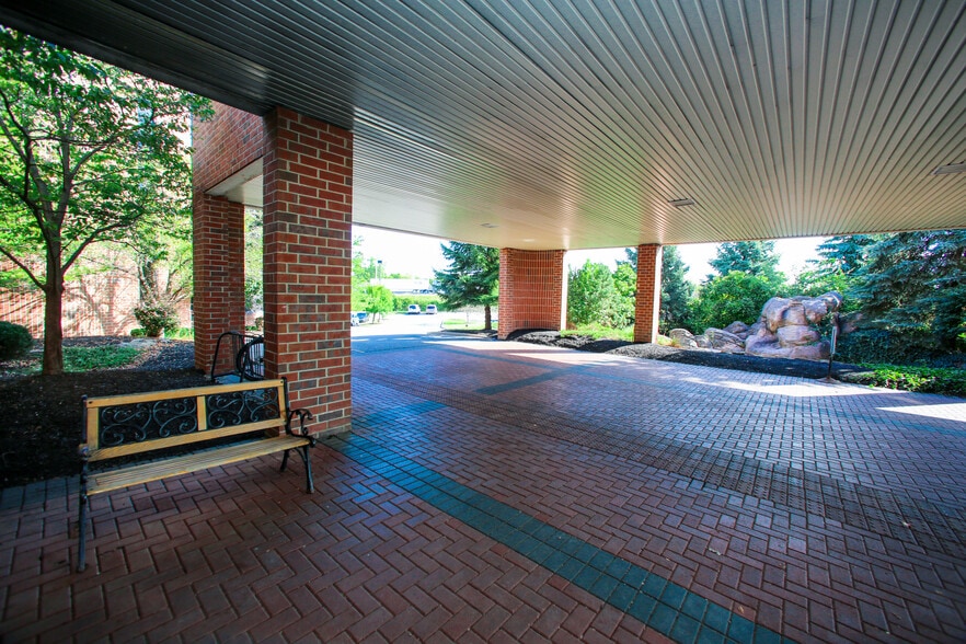 More Photos Of 1300 E 96th St, Indianapolis Health Club For Lease