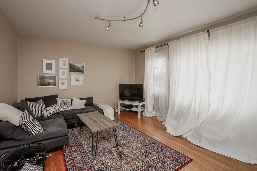 More Photos Of 16-22 E Benton Ave, Naperville Apartments For Sale