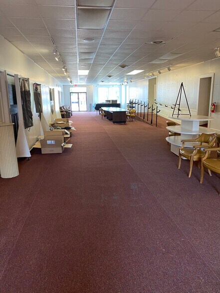 More Photos Of 305-307 E Main St, Front Royal Office For Sale