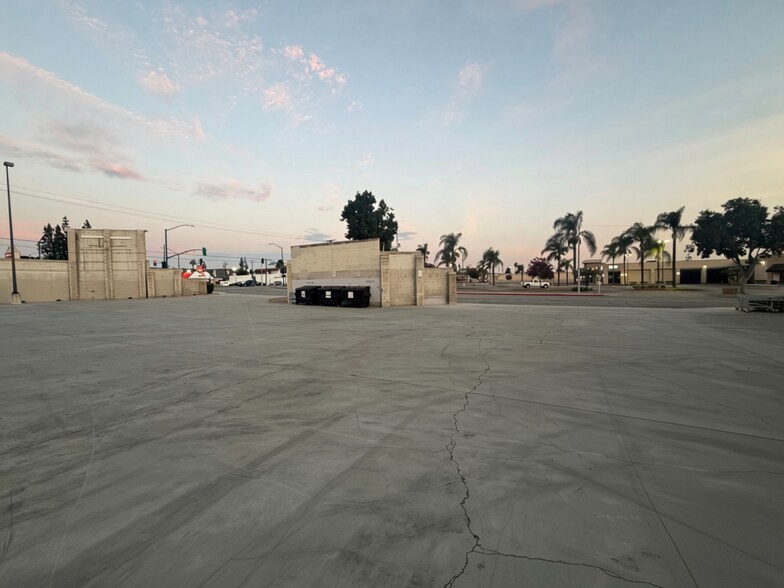More Photos Of 1261 N Azusa Ave, Covina Storefront For Lease