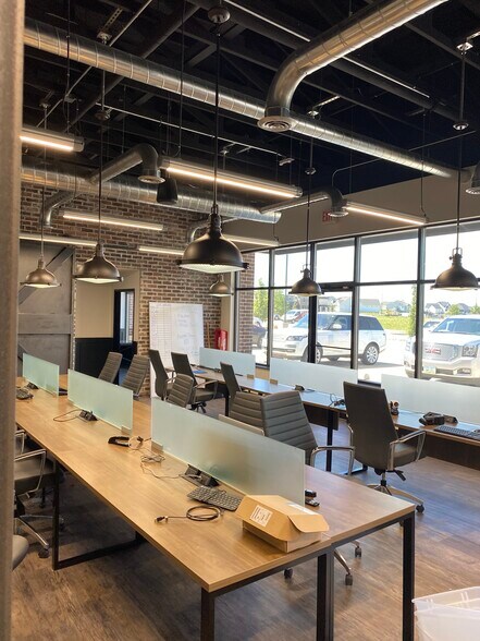 More Photos Of 1850 SW Plaza Shops Ln, Ankeny Storefront For Sale