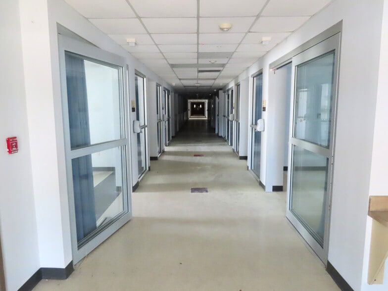 More Photos Of 2709 Hospital Blvd, Grand Prairie Hospital For Lease