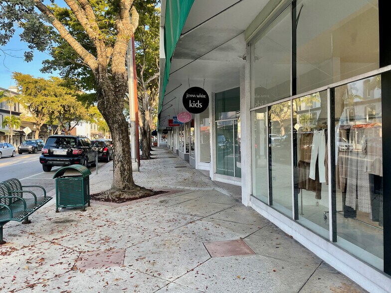 More Photos Of 5800-5840 Sunset Dr, South Miami Unknown For Lease