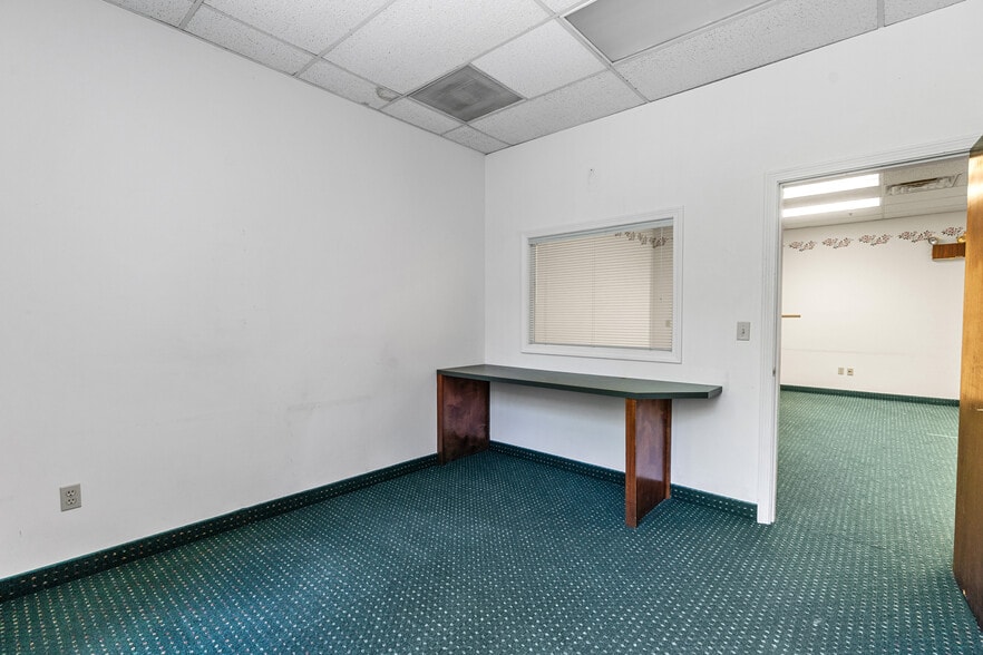 More Photos Of 285 Central St, Leominster General Retail For Lease