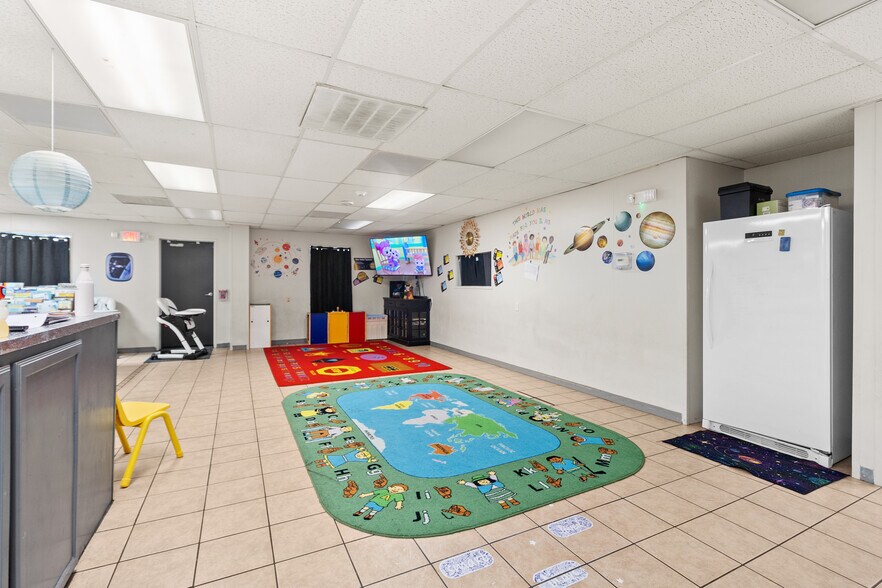 More Photos Of 16737 Sprawling Oaks Dr, Conroe Daycare Center For Sale