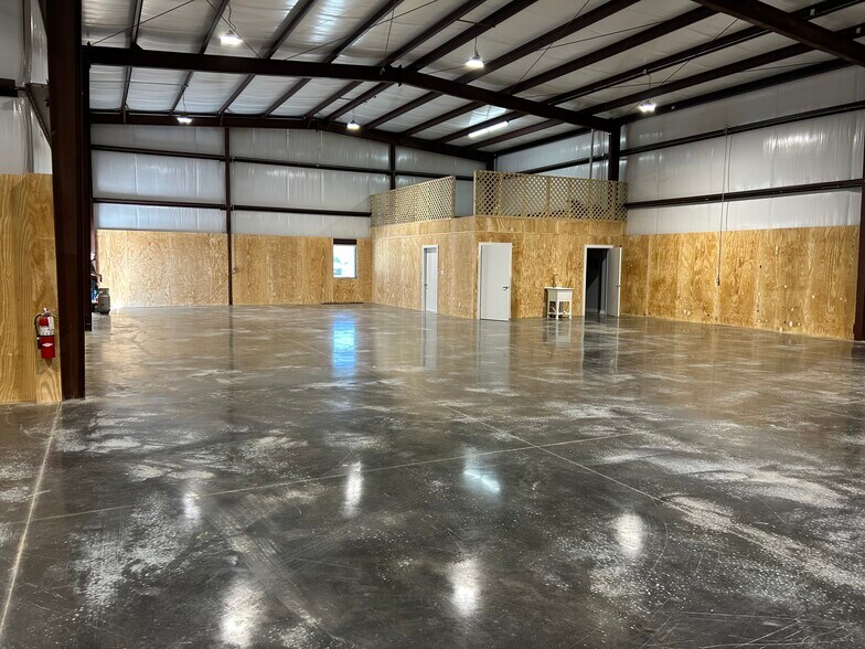 More Photos Of 121 Imperial Ln, Gaffney Warehouse For Lease