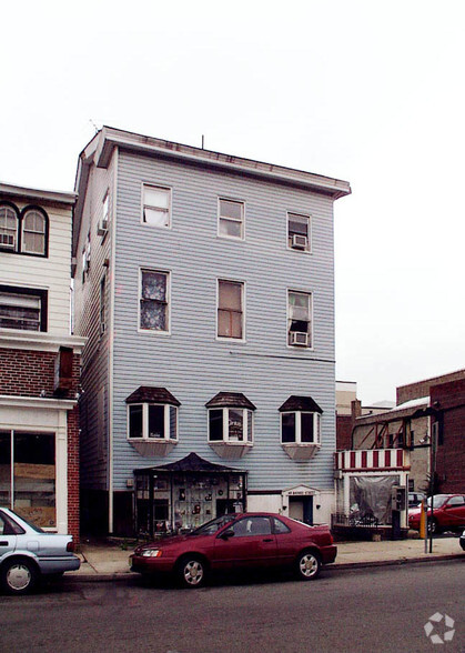 Primary Photo Of 49 Bayard St, New Brunswick Apartments For Sale