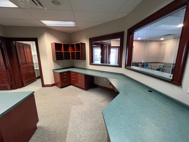 More Photos Of 10-24 Remick Blvd, Springboro Medical For Sale