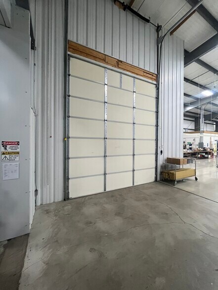 More Photos Of 851 Transport Dr, Valparaiso Flex For Sale