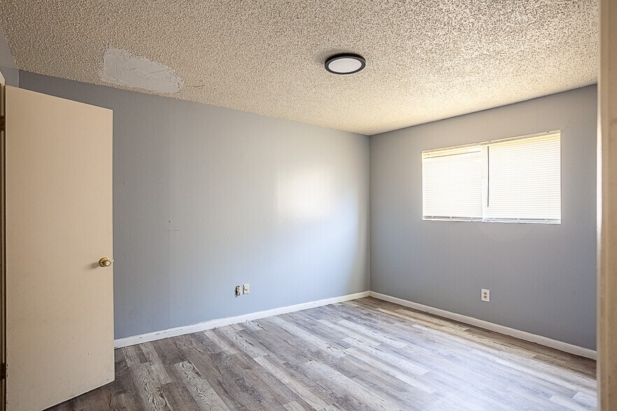 More Photos Of 750 S 3rd St, Silsbee Apartments For Sale