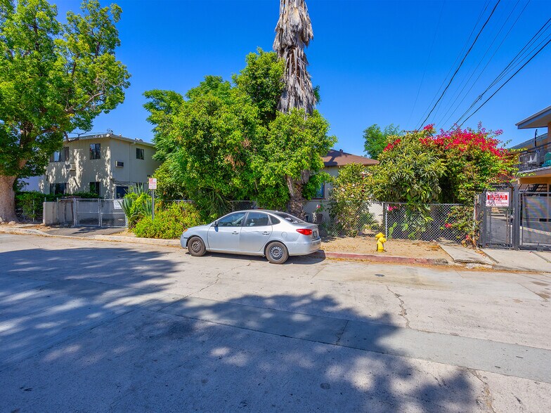 More Photos Of 5150 Riverton Ave, North Hollywood Land For Sale