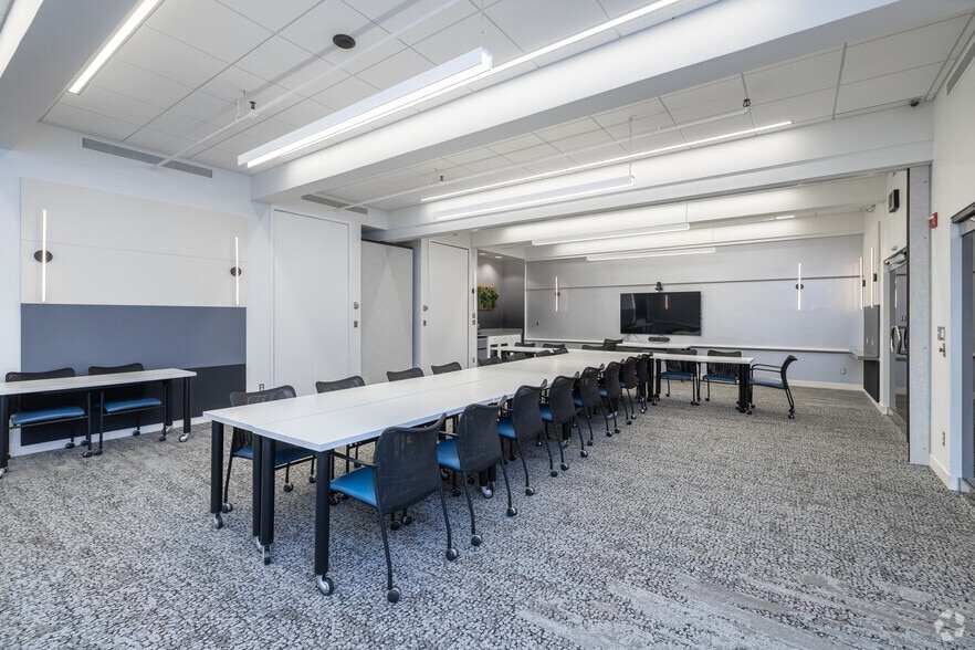 More Photos Of 3033 Excelsior Blvd, Minneapolis Medical For Lease