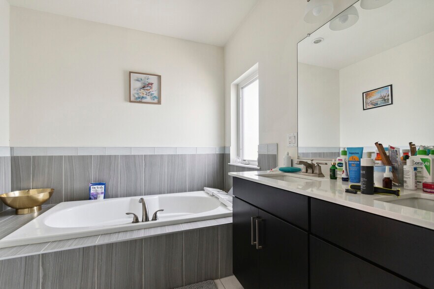 More Photos Of 1860 Frankford Ave, Philadelphia Storefront Retail Residential For Sale