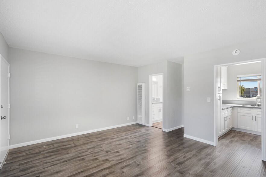 More Photos Of 731 Owen Dr, Huntington Beach Apartments For Sale