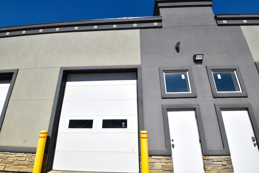 More Photos Of 9903 209 St NW, Edmonton Warehouse For Sale