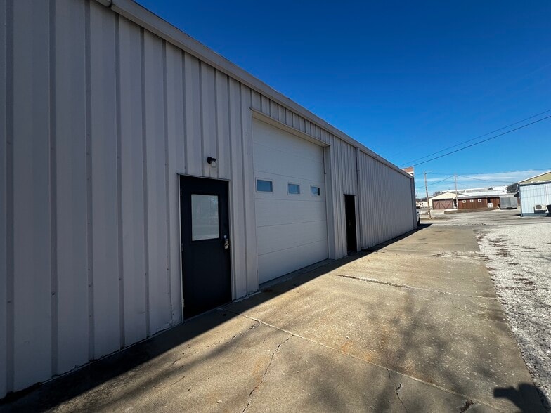 More Photos Of 101 W Shrader St, Liberty Manufacturing For Lease
