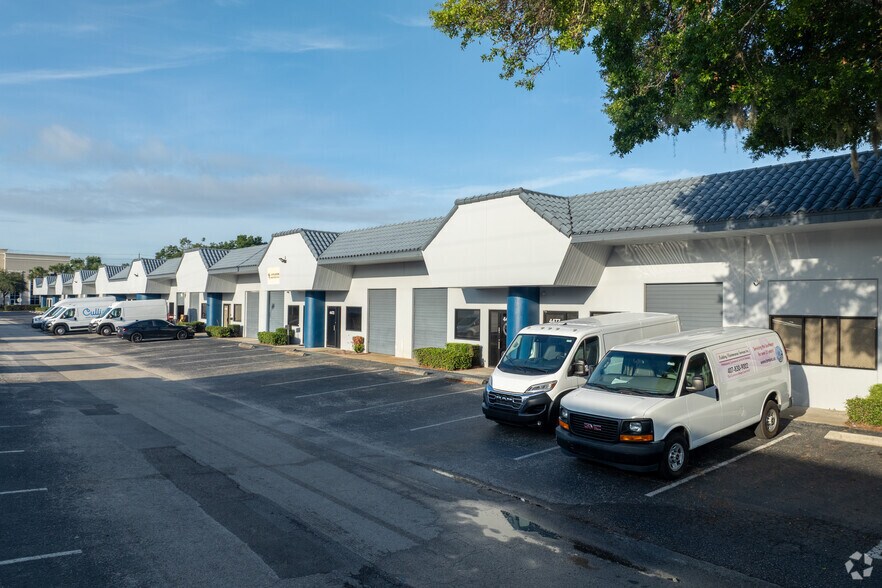 More Photos Of 4420-4438 Parkway Commerce Blvd, Orlando Unknown For Lease