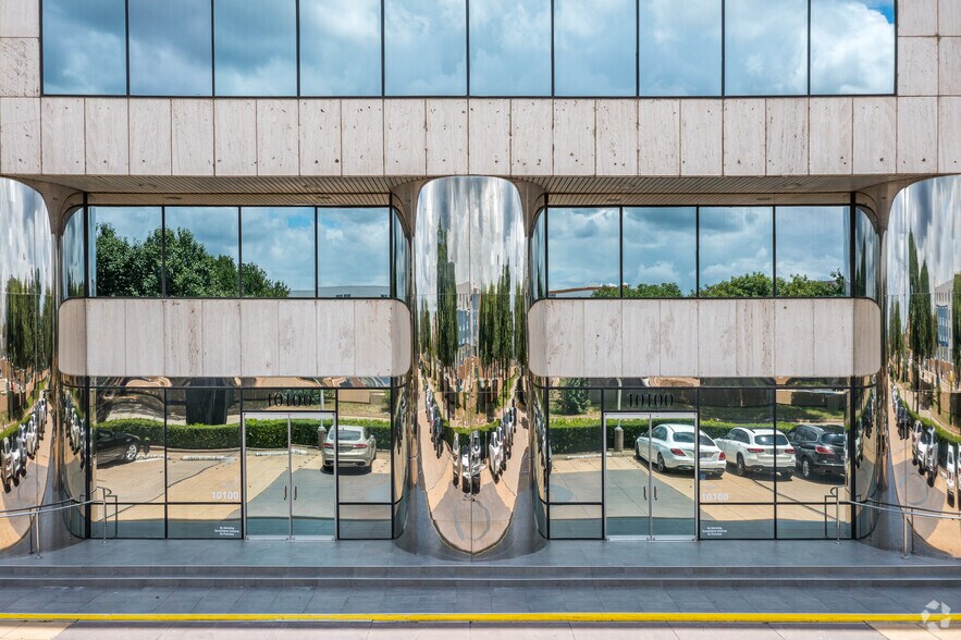 More Photos Of 10100 N Central Expy, Dallas Office For Lease