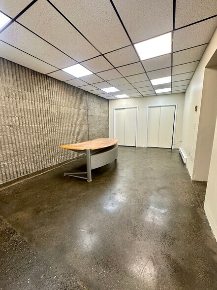 More Photos Of 436 Spencer St, Staten Island Warehouse For Lease