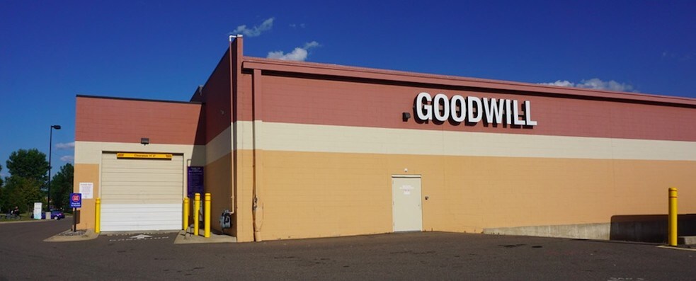 More Photos Of 5660 NE Main St, Fridley Freestanding For Lease