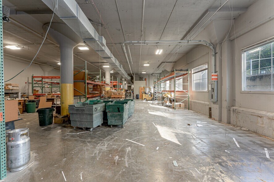 More Photos Of 25 Brook St, Shelton Manufacturing For Lease