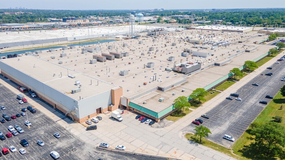 More Photos Of 3300 N 124th St, Milwaukee Manufacturing For Lease