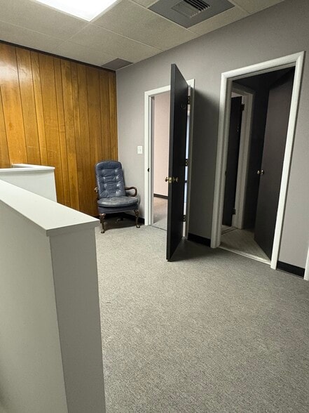 More Photos Of 141 Main St, South River Office For Sale