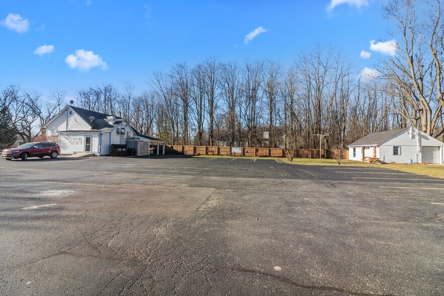 More Photos Of 39918 93rd St, Genoa City General Retail For Sale