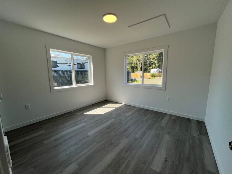 More Photos Of 1306 Melbourne Ct, Westport Multifamily For Sale