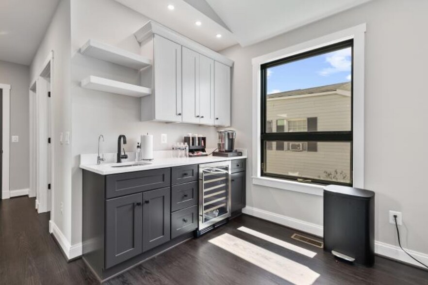 More Photos Of 406 Main St, Reisterstown Loft Creative Space For Sale