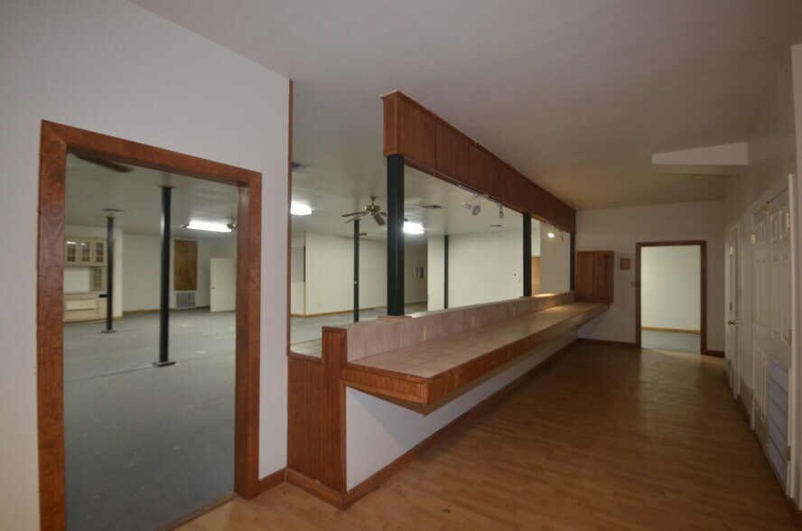 More Photos Of 31633 US-377 Hwy, Gordonville Light Distribution For Sale