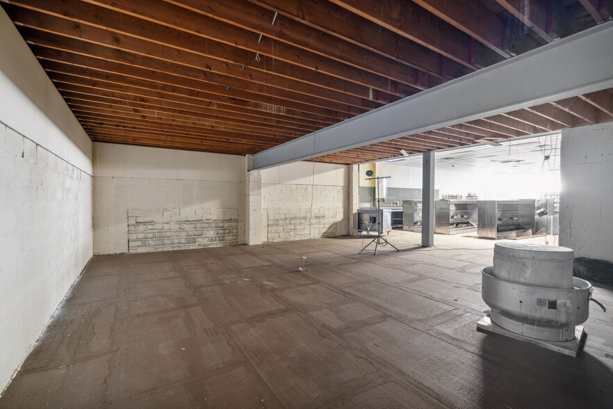 More Photos Of 5052-5056 City Ave, Philadelphia Freestanding For Lease