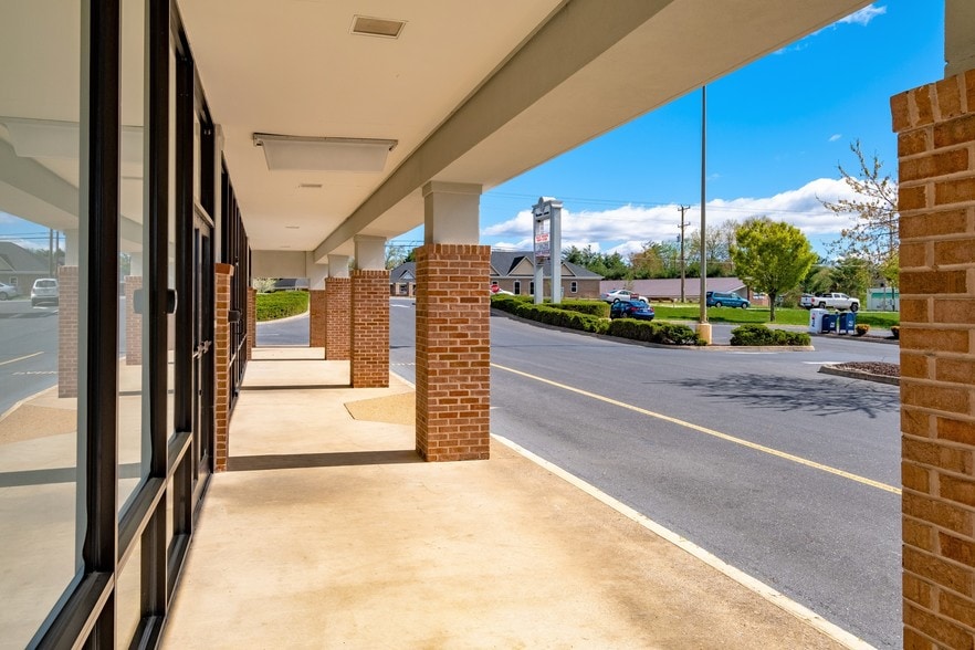 More Photos Of 109 Lew Dewitt Blvd, Waynesboro Storefront For Lease