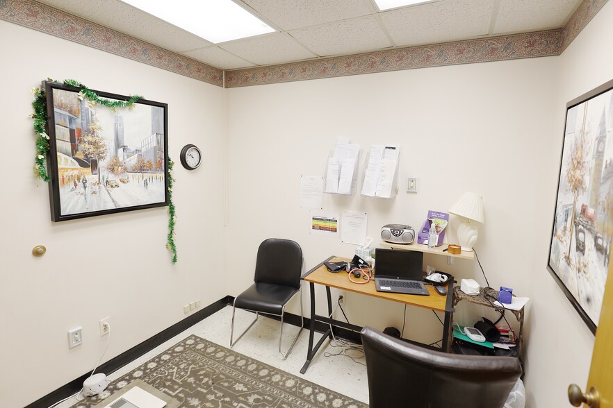 More Photos Of 1839 Pearl Rd, Brunswick Medical For Sale