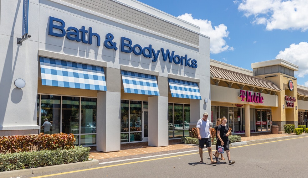 More Photos Of 7400 Cortez Rd W, Bradenton Unknown For Lease