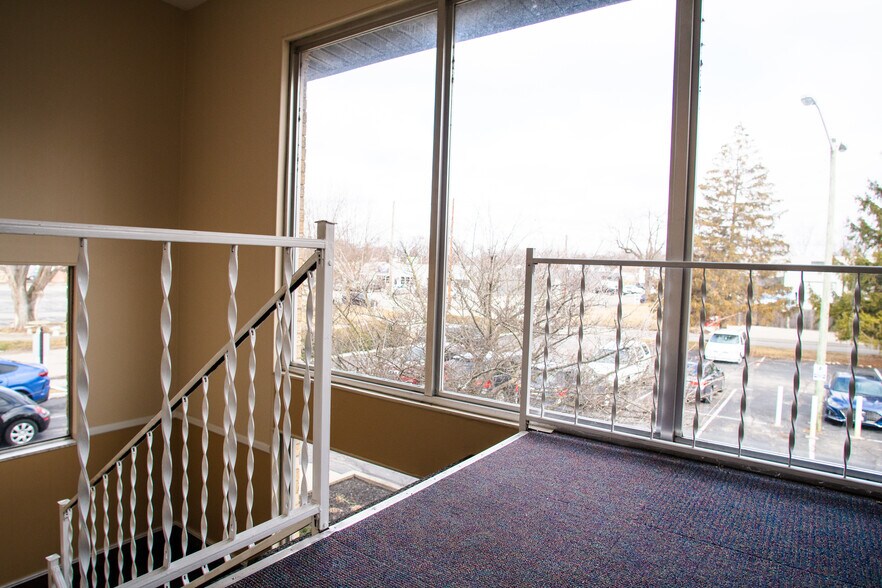 More Photos Of 5555 N Tacoma Ave, Indianapolis Office For Lease