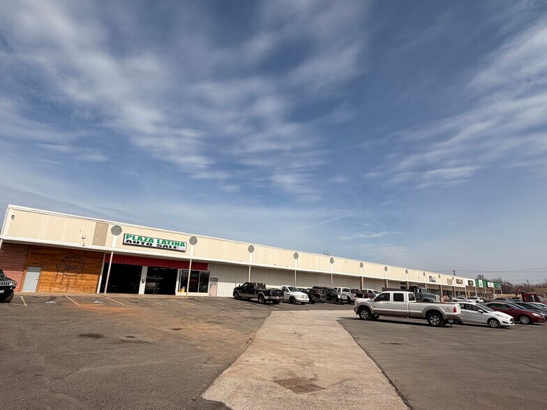 More Photos Of 8467-8497 NE 23rd St, Spencer General Retail For Sale