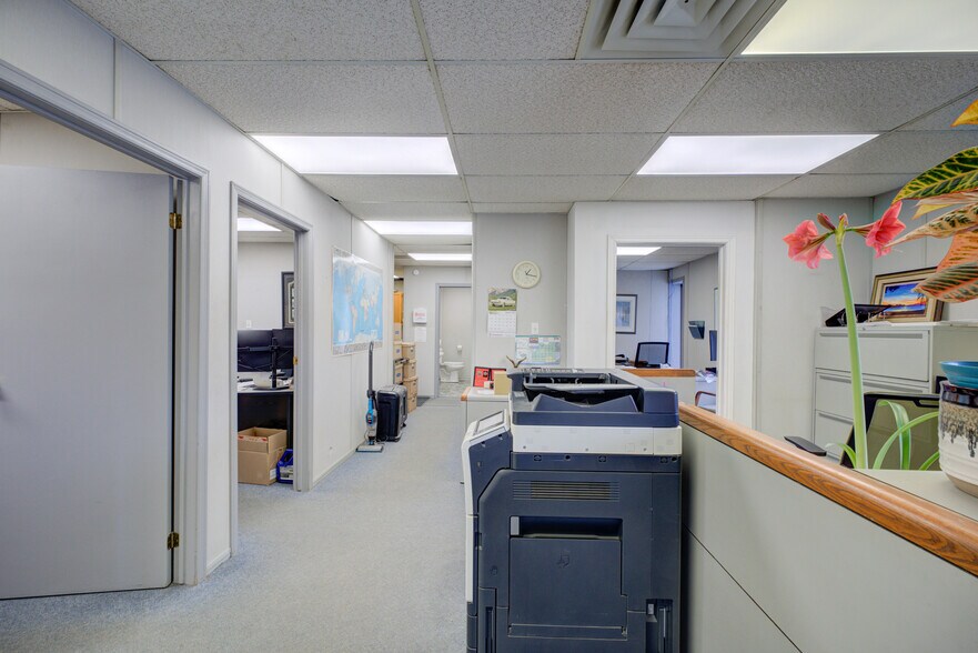 More Photos Of 114 Easton Rd, Brantford Industrial For Sale