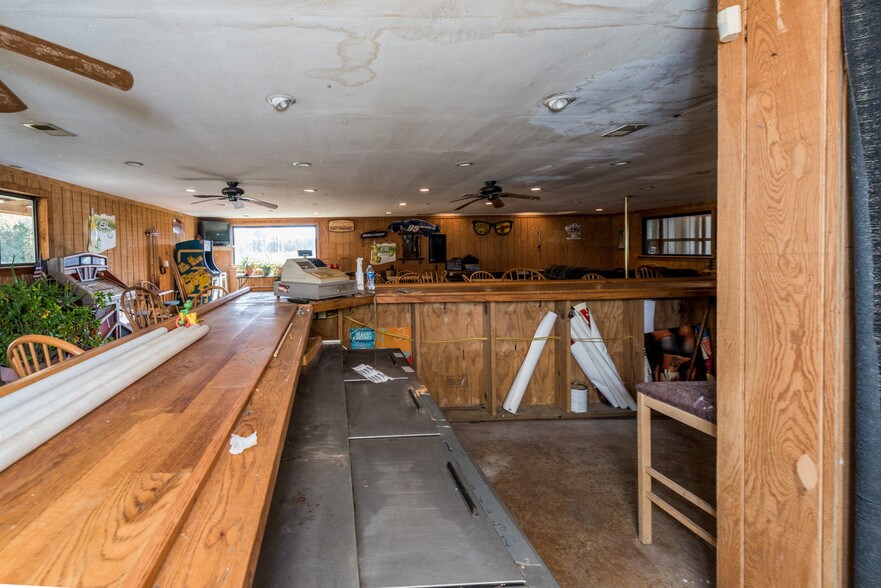 More Photos Of 7386 Mt Carmel Rd, Decaturville Convenience Store For Sale