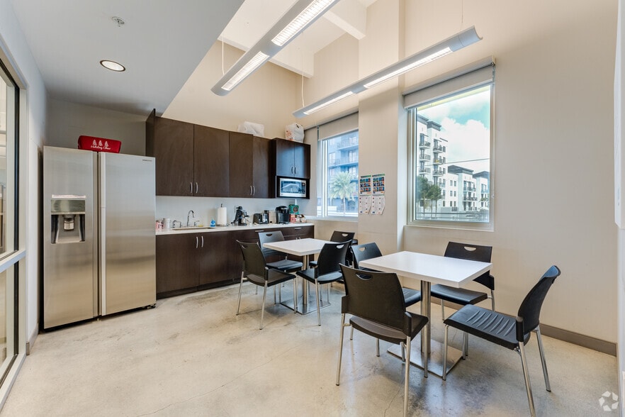 More Photos Of 2200 SW 67th Ave, Miami Medical For Lease