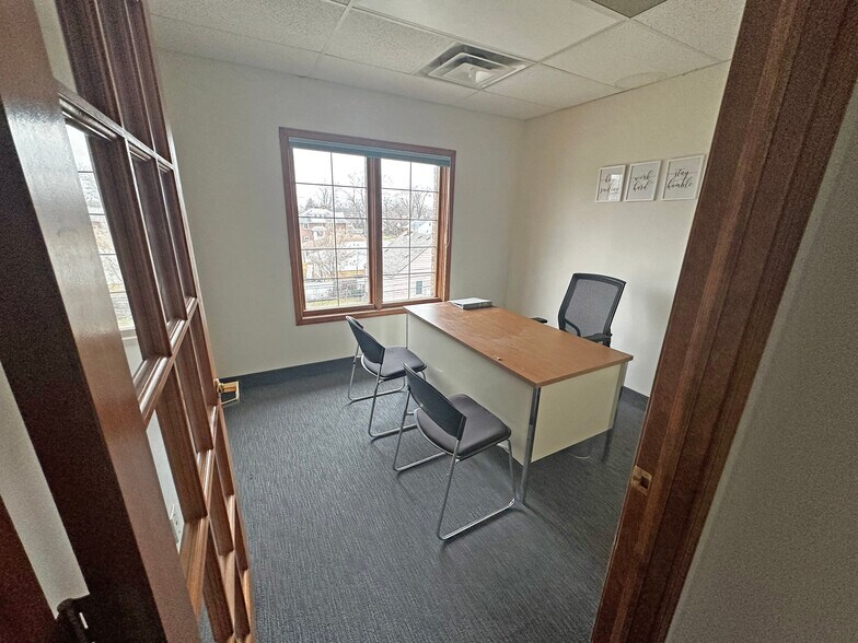 More Photos Of 16331-16345 E 9 Mile Rd, Eastpointe Office For Sale