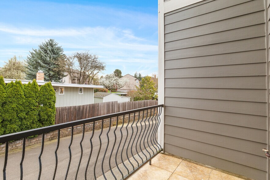 More Photos Of 9414 SE Causey Ave, Happy Valley Apartments For Sale
