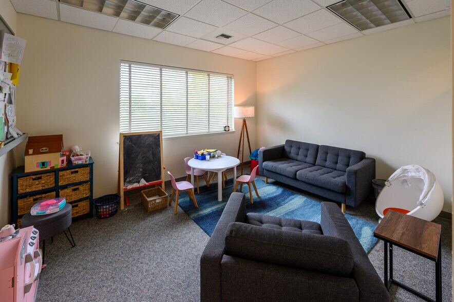 More Photos Of 296 SW Columbia St, Bend Office For Sale