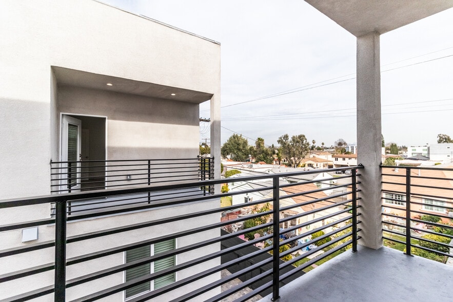 More Photos Of 1818 Thurman Ave, Los Angeles Apartments For Sale