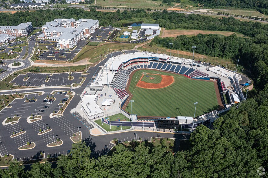 More Photos Of 2200 Carl D Silver Pky, Fredericksburg Apartments For Lease