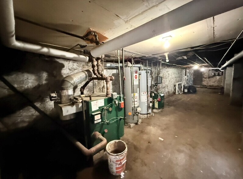 More Photos Of 872 Broadway, Bayonne Office For Sale