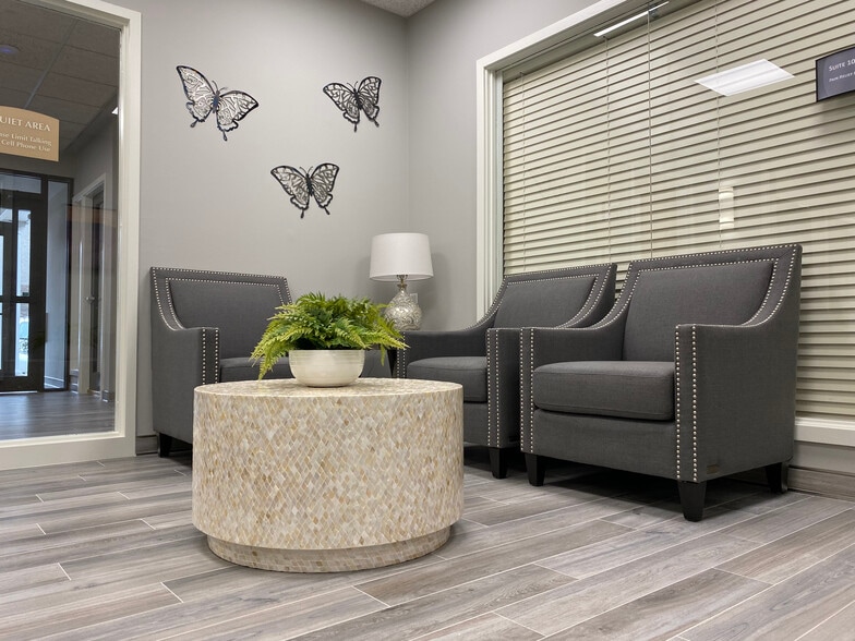 More Photos Of 6542 Regency Ln, Eden Prairie Office For Lease