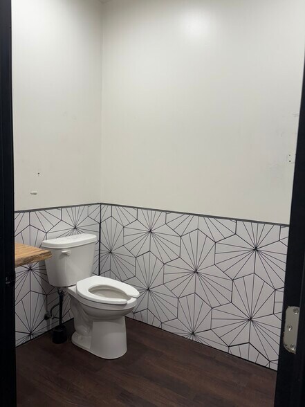 More Photos Of 1010 Technology Way, Waxahachie Freestanding For Lease