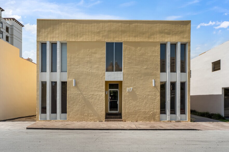 Primary Photo Of 117 Majorca Ave, Coral Gables Office For Sale